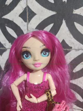 Muñeca Rainbow High Rosa