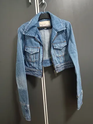 Chaqueta vaquera corta