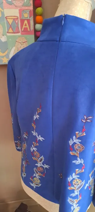 Blusa Zara floral azul talla M