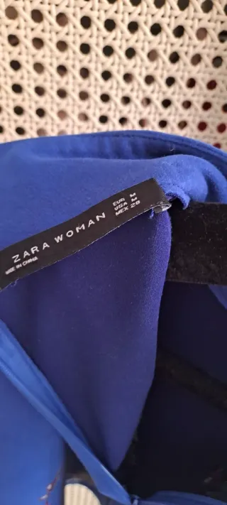 Blusa Zara floral azul talla M