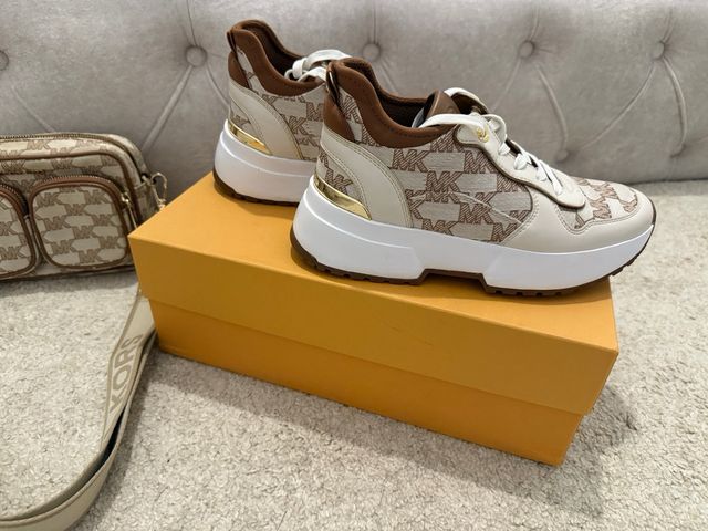 Zapatillas Michael Kors Beige y Marrón