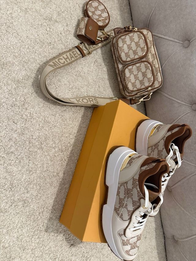 Zapatillas Michael Kors Beige y Marrón