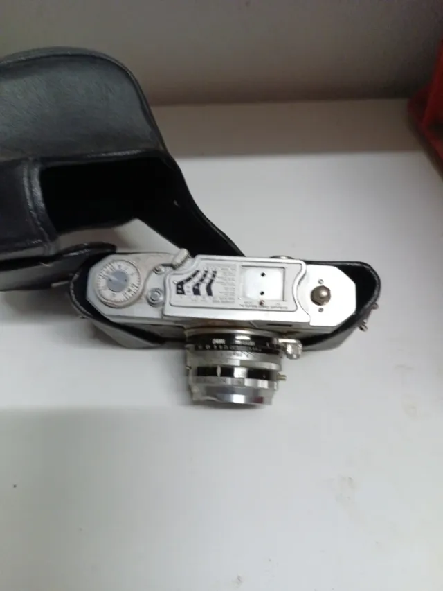 Cámara Yashica Analógica Negra/Plateada