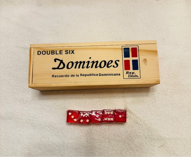 Jogo de Dominó Double Six e Dados Vermelhos