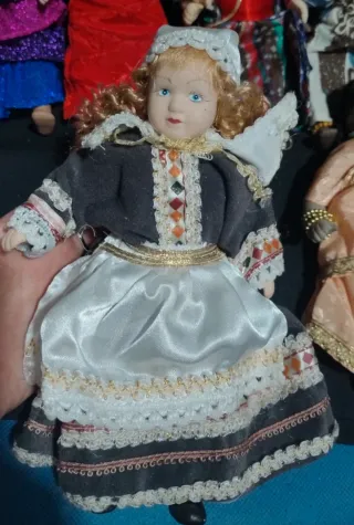 Bambole porcellana mondo set 6 pezzi