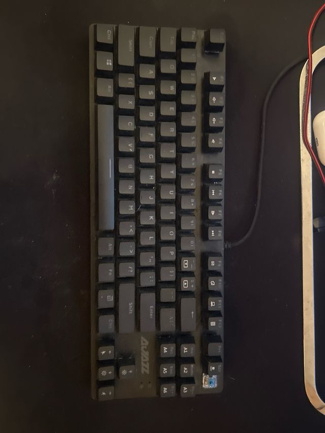 Teclado Mecánico Gaming RGB