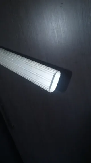 Barra da appendere in metallo argentato