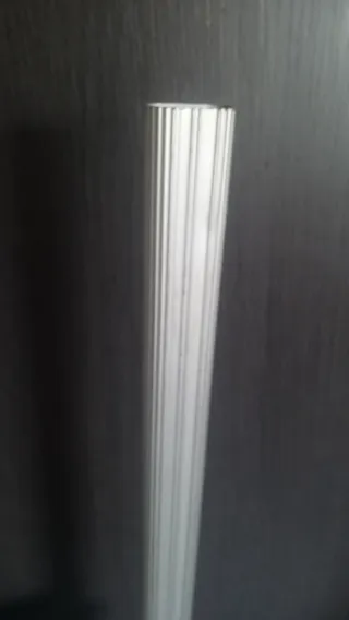 Barra da appendere in metallo argentato