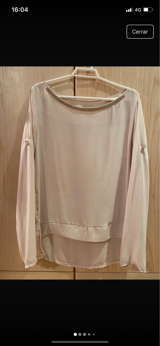 Blusa beige con pedrería
