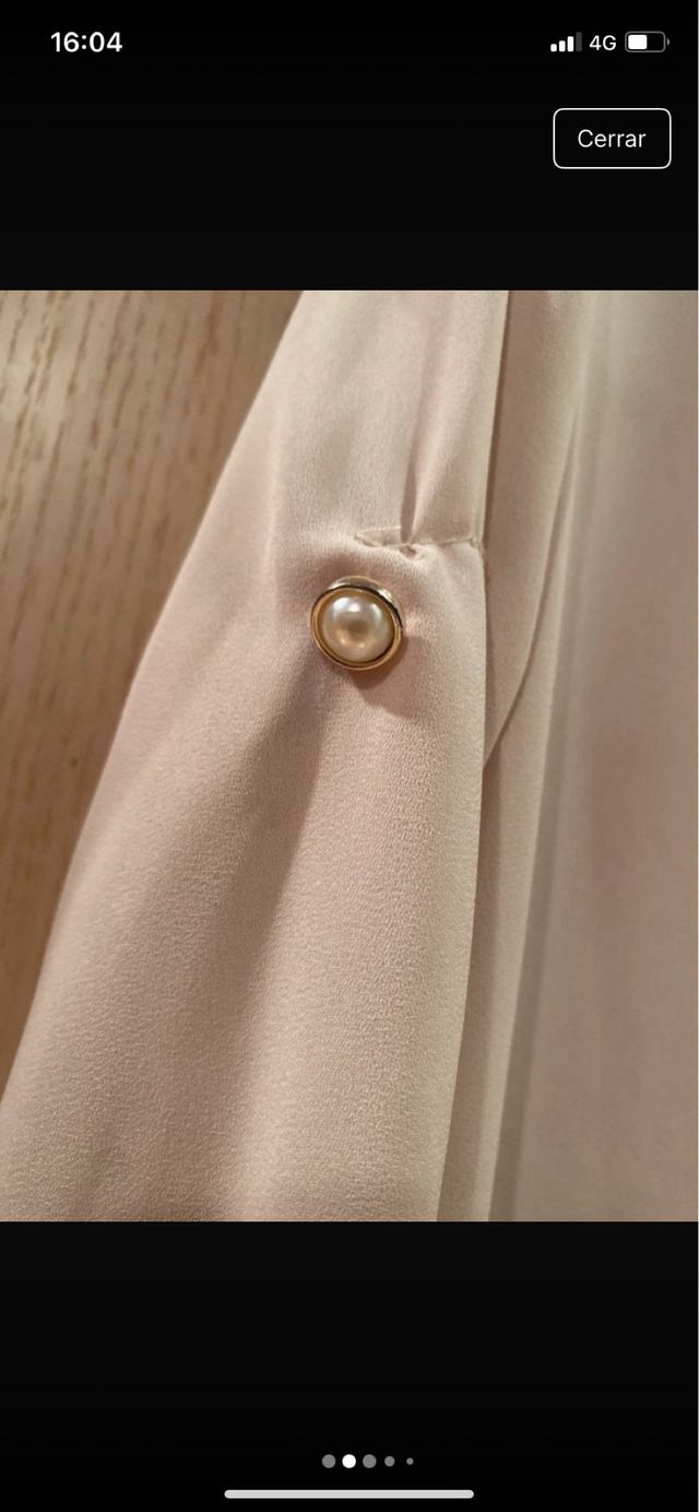 Blusa beige con pedrería