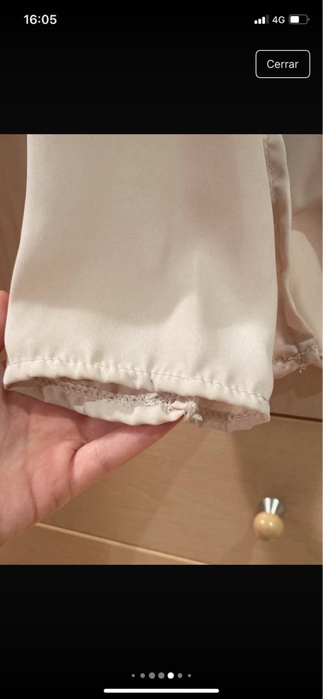 Blusa beige con pedrería