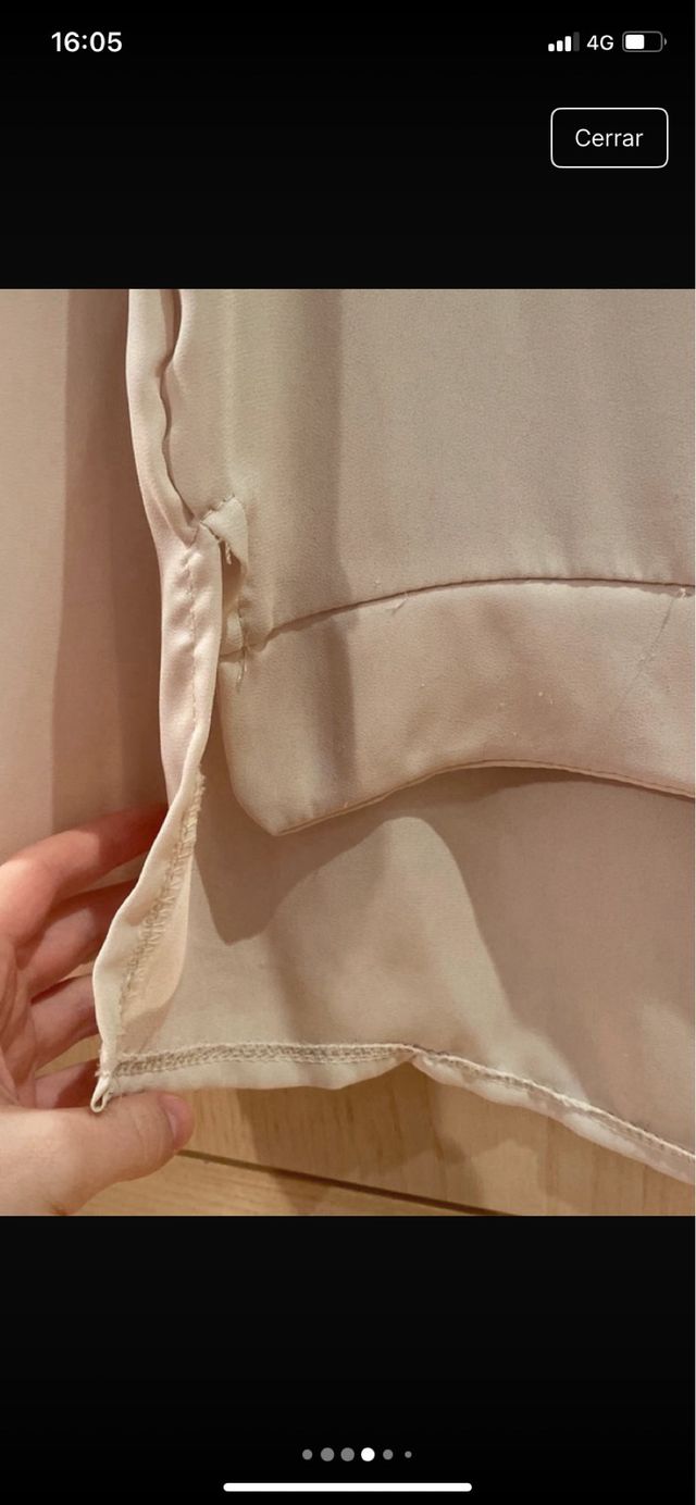 Blusa beige con pedrería