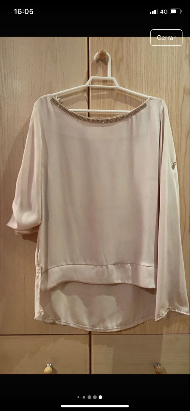 Blusa beige con pedrería