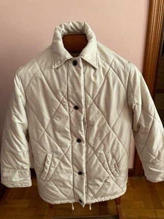 Chaquetón acolchado invierno beige