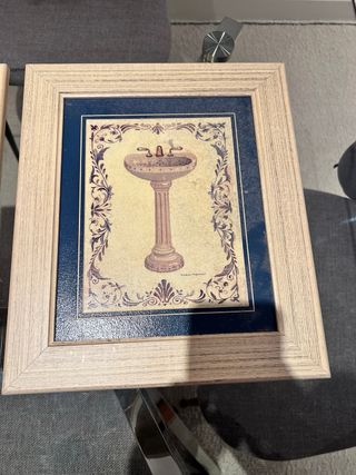 Coppia di quadri di antichi lavabi