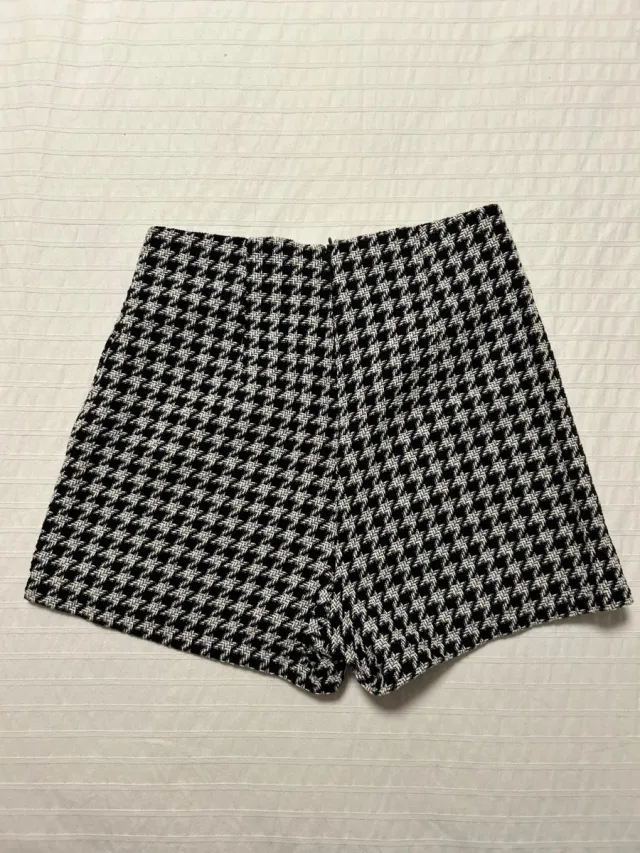 Pantalón corto pata de gallo