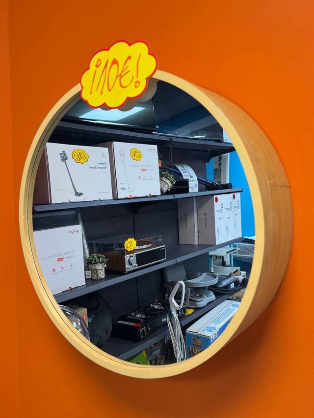 Mobile da bagno rotondo in legno con specchio