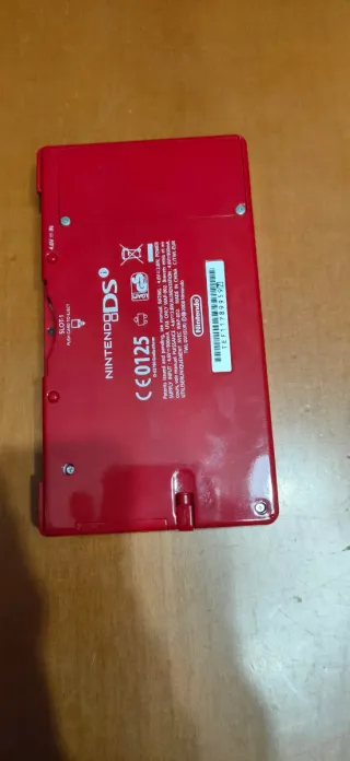 Nintendo DSi Roja