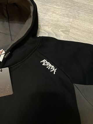 Sudadera Mertra Negra y Gris