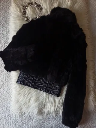 Chaqueta Negra Bomber Mango MNG de Piel y Peluche