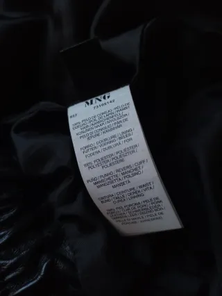 Chaqueta Negra Bomber Mango MNG de Piel y Peluche