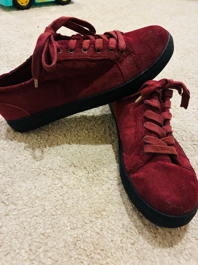 Zapatillas granates mujer con cordones Talla 40