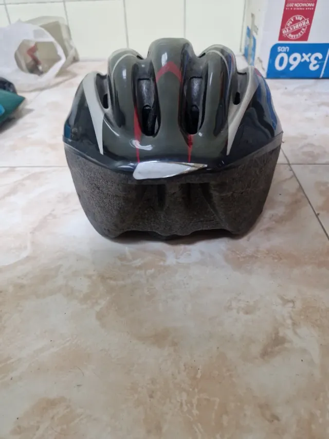 Casco Bicicleta Negro y Plateado