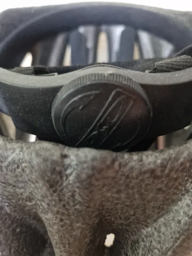 Casco Bicicleta Negro y Plateado