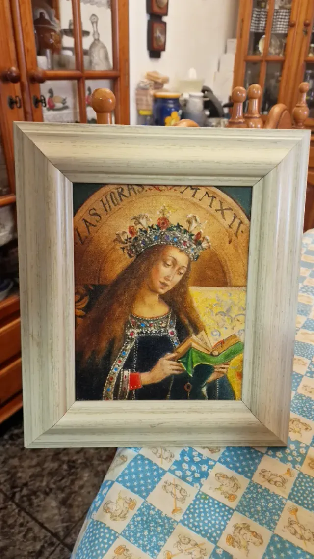 Cuadro decorativo mujer corona libro