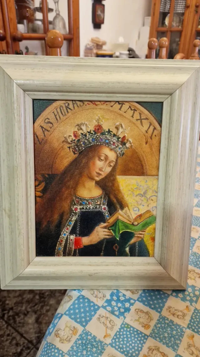 Cuadro decorativo mujer corona libro