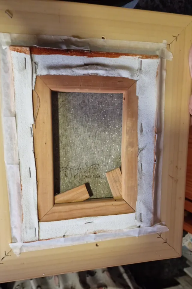 Cuadro decorativo mujer corona libro