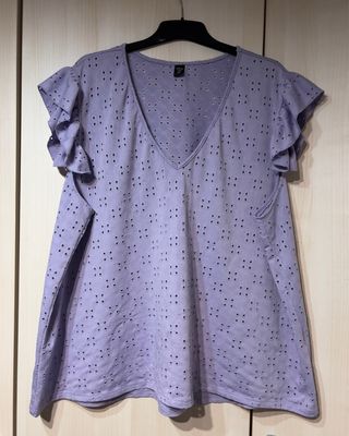 Blusa lila con volantes