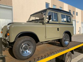 Land Rover Defender 1980