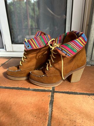 Botines Marrones con Forro Multicolor