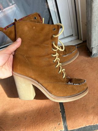 Botines Marrones con Forro Multicolor