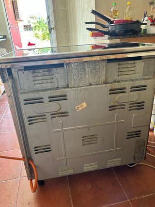 Cocina de gas SMEG 5 fuegos + horno grill