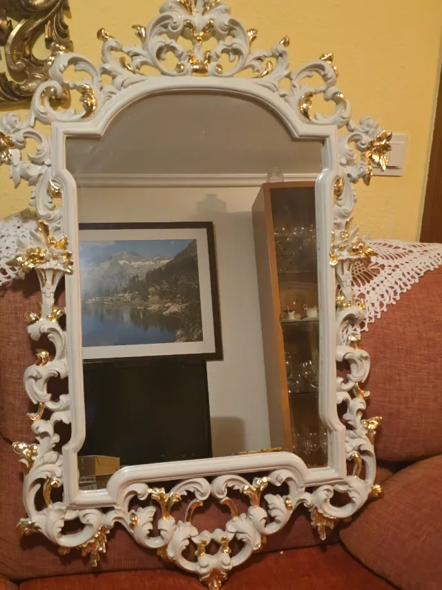 Espejo Barroco Elegante Blanco y Dorado