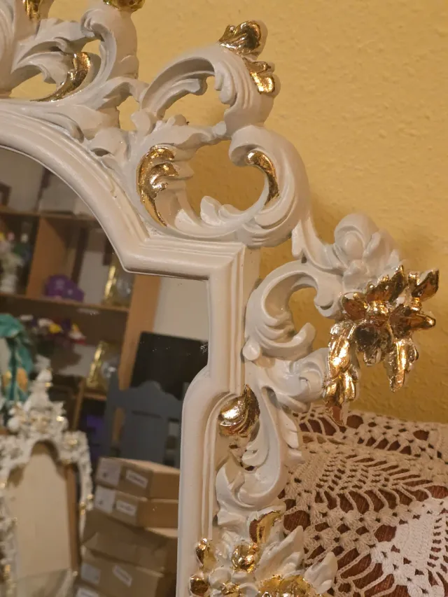 Espejo Barroco Elegante Blanco y Dorado