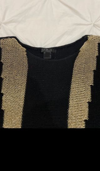 Jersey Negro y Dorado