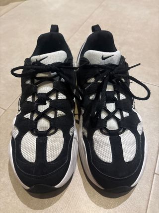 Zapatillas Nike Air Max 200 Negras y Blancas
