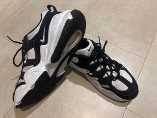 Zapatillas Nike Air Max 200 Negras y Blancas