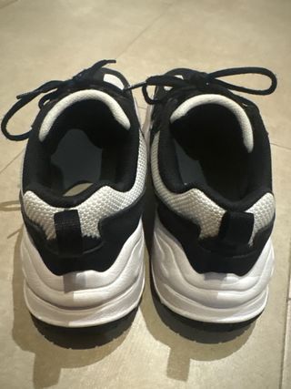 Zapatillas Nike Air Max 200 Negras y Blancas