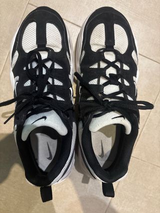 Zapatillas Nike Air Max 200 Negras y Blancas