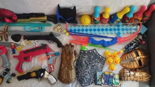 Lote de juguetes varios.