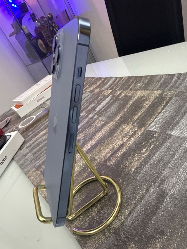 iPhone 13 Pro Max color sierra blue