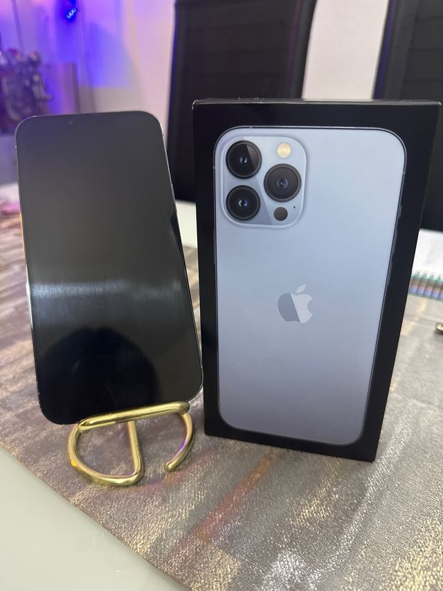 iPhone 13 Pro Max color sierra blue