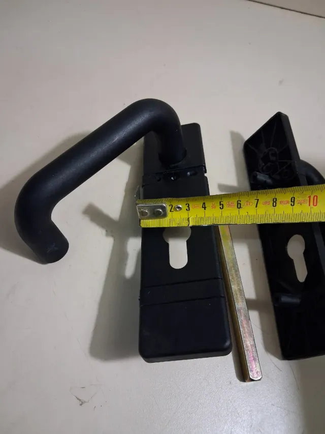 Picaporte o manilla negra