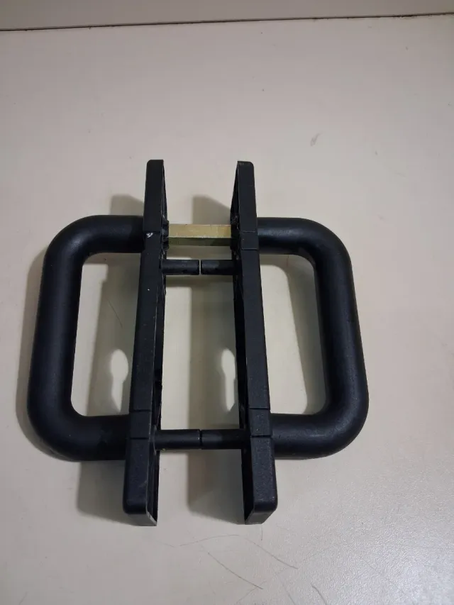 Picaporte o manilla negra