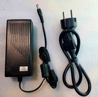 Adaptador switching FJ-SW1203000T 12V-3A