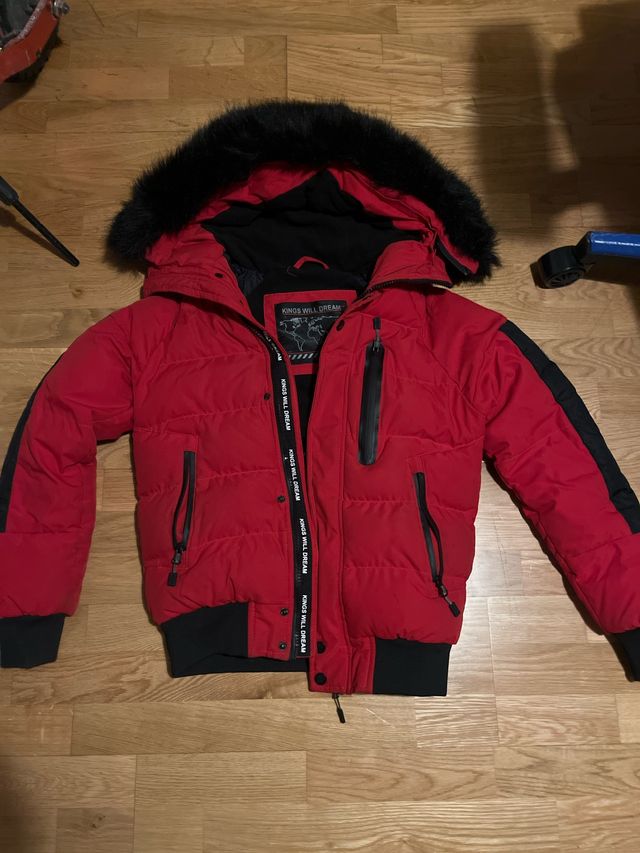 Abrigo rojo Kings Will Dream con capucha